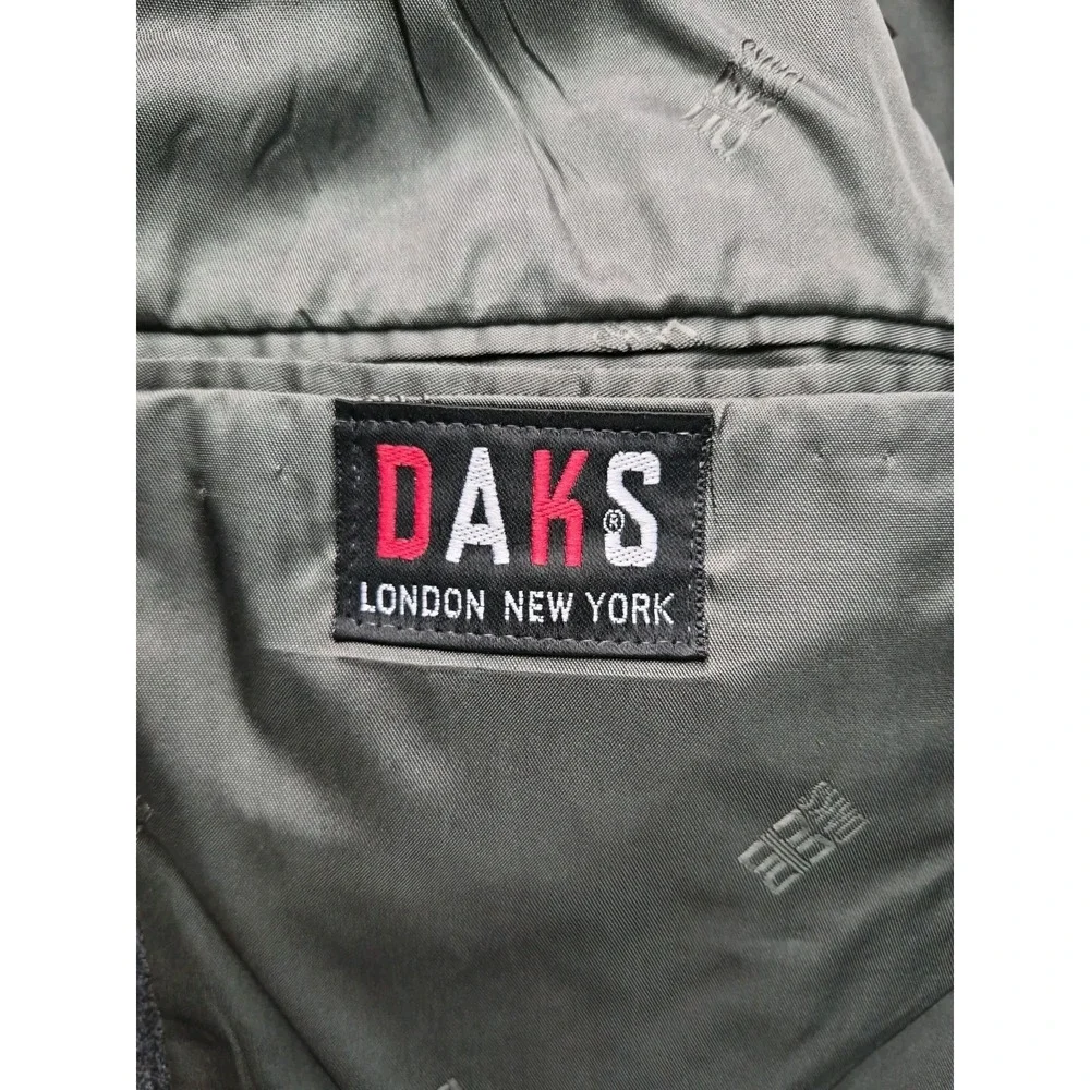 Vtg DAKS Men's 41 R Two Button Wool Sports Coat Gray Stripe USA